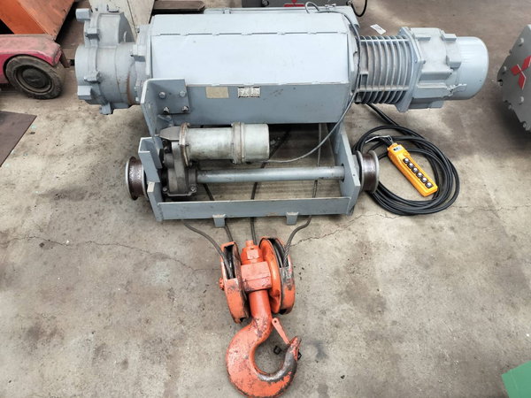 騎乗ホイスト5ｔ